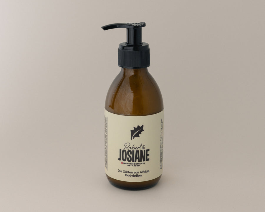 body lotion robert & josiane Die Gärten of Alfabia on a beige background