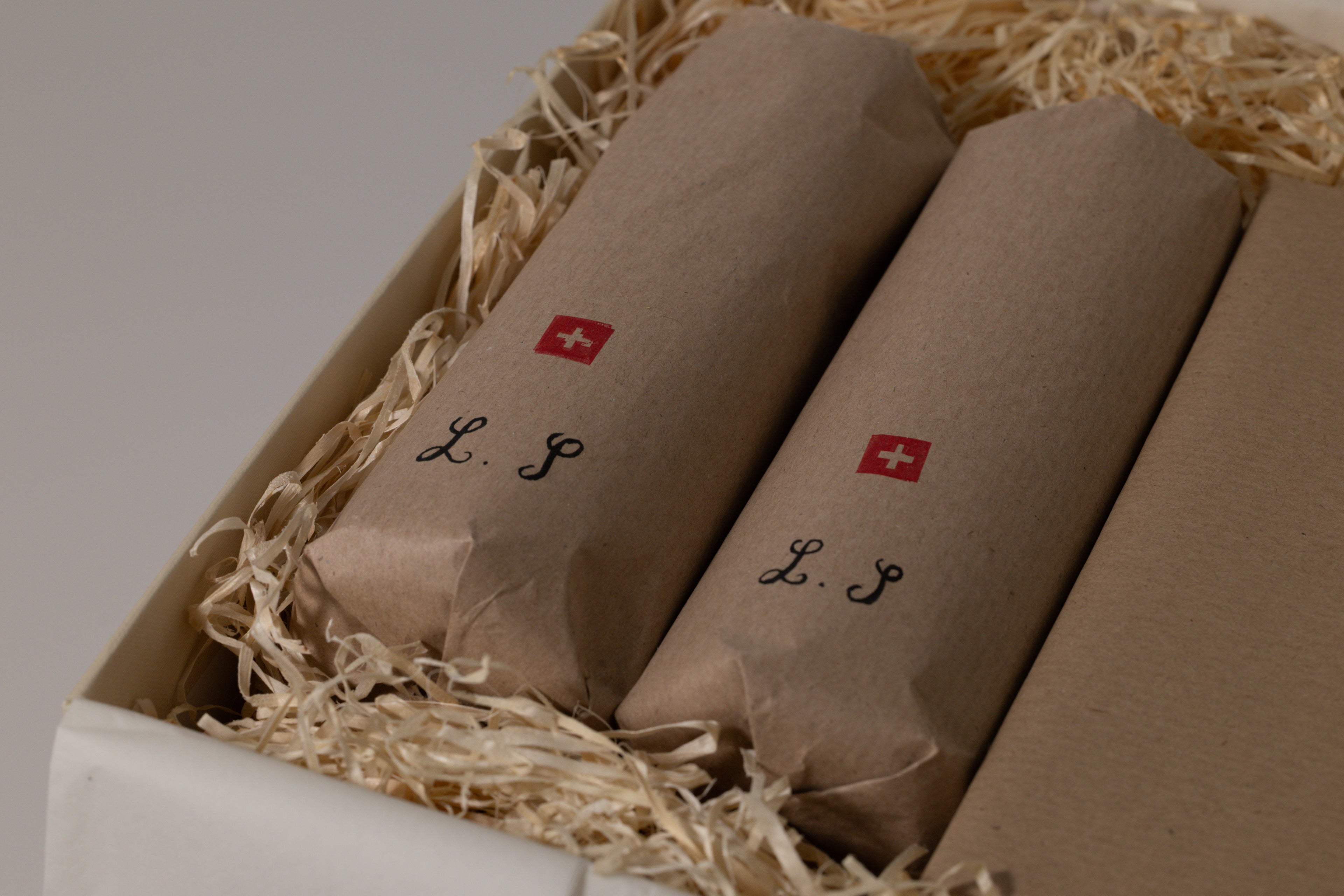 Add initials on packaging (Write the initials at checkout)