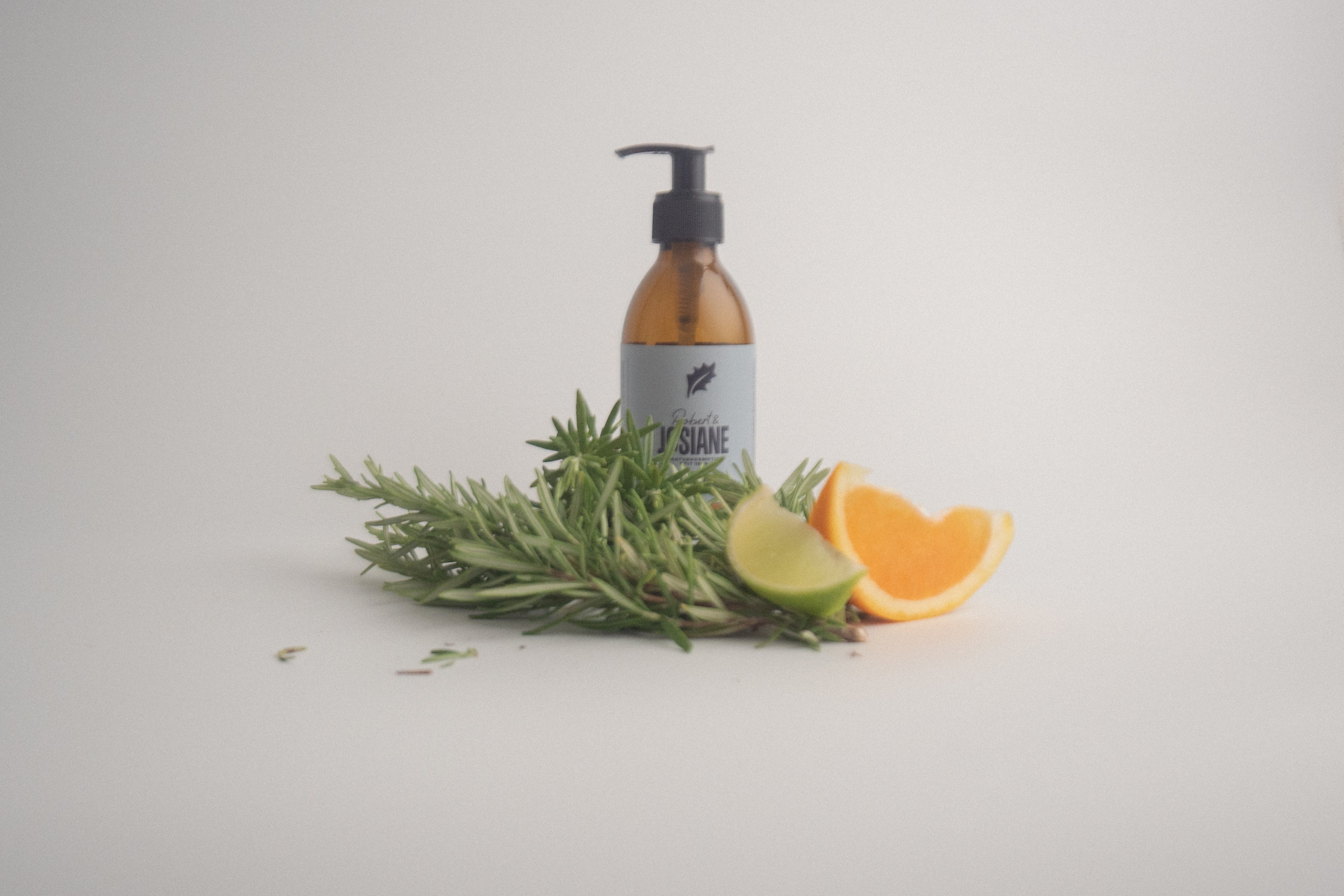 Under the Waterfall shower gel - by Robert & Josiane
