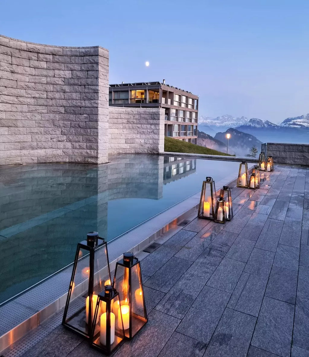 Hiking Spa in Switzerland - Book by Helvetiq